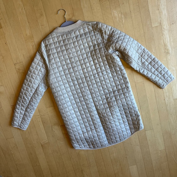 Athleta Grandview Primaloft Quilted Lightwieght coat, S,  G1300 - Picture 5 of 5
